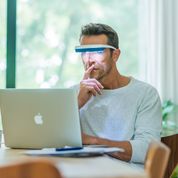 Load image into Gallery viewer, LUMINETTE 3 LIGHT THERAPY GLASSES