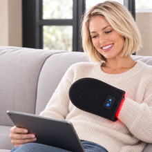 Load image into Gallery viewer, LIGHTFORCE LED RED &amp; INFRARED LIGHT THERAPY HAND MITT SINGLE SIDED WIRELESS
