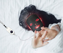 Load image into Gallery viewer, PHOTONMARS SILICONE RED &amp; NEAR INFRARED 120 LED LIGHT THERAPY FACE MASK